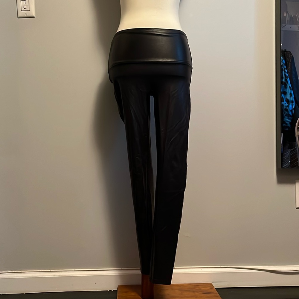 SPANX — Shiny Compressed Legging